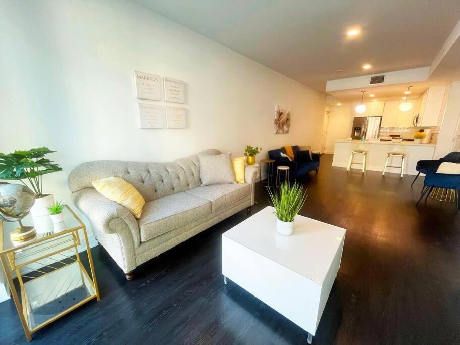 Downtown Paradise Escape With 2 Pools / Hot Tubs Apartment Лос Анджелис Екстериор снимка